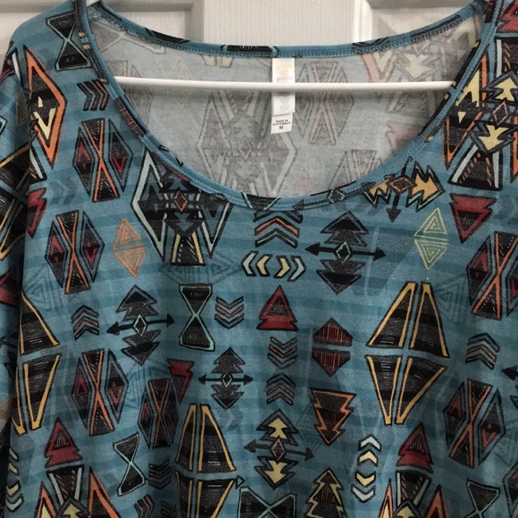 💕LULAROE MEDIUM LYNNAE💕 long sleeve 😍 - Picture 4 of 8